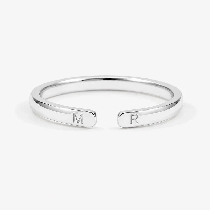 Nora ring met twee initialen – foto 3