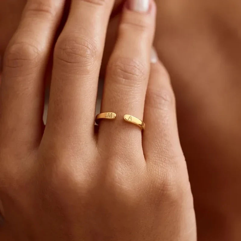 Nora ring met twee initialen – foto 4